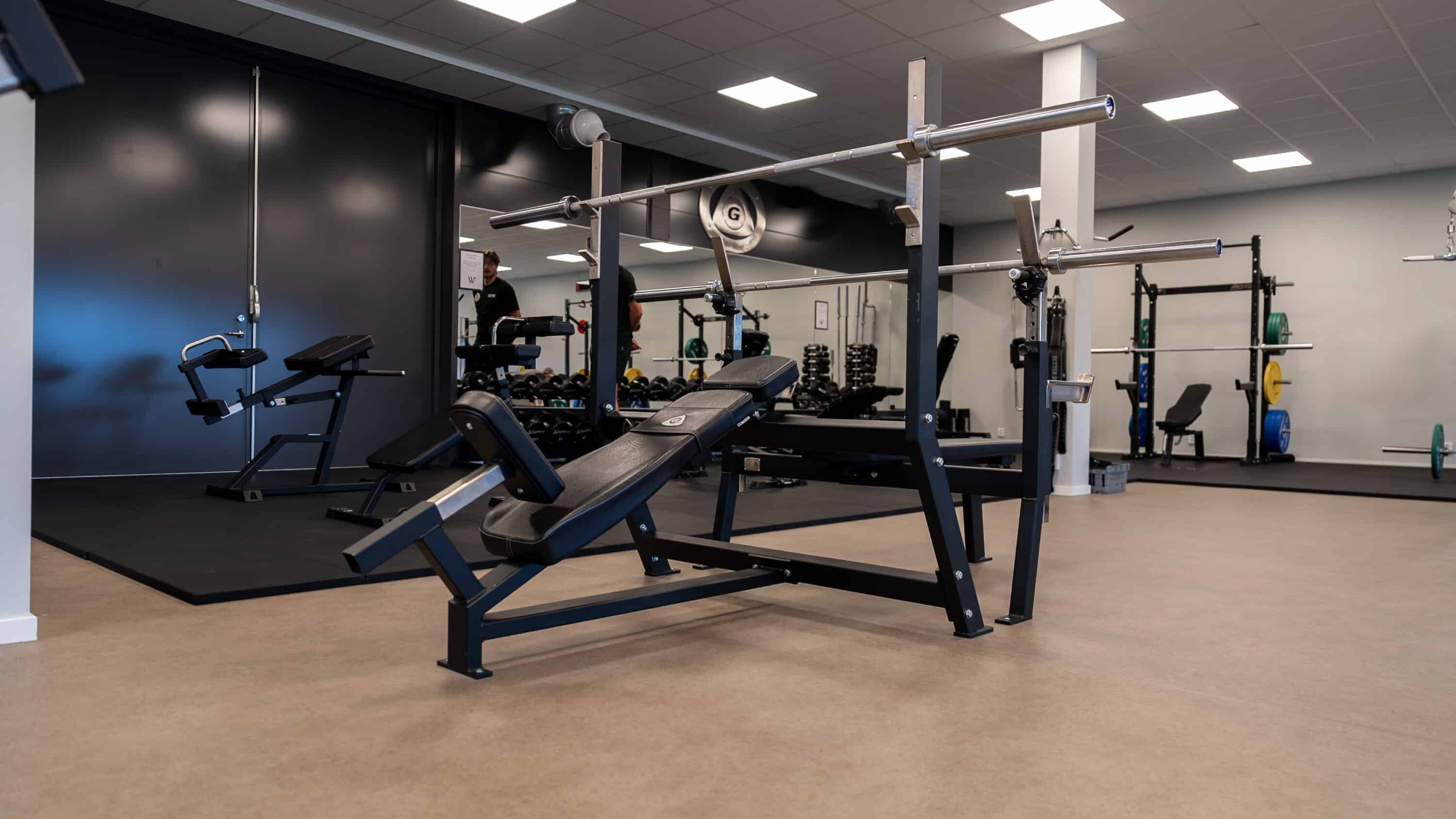 Gymleco Incline Bench Press treningsbenk skrå stabil