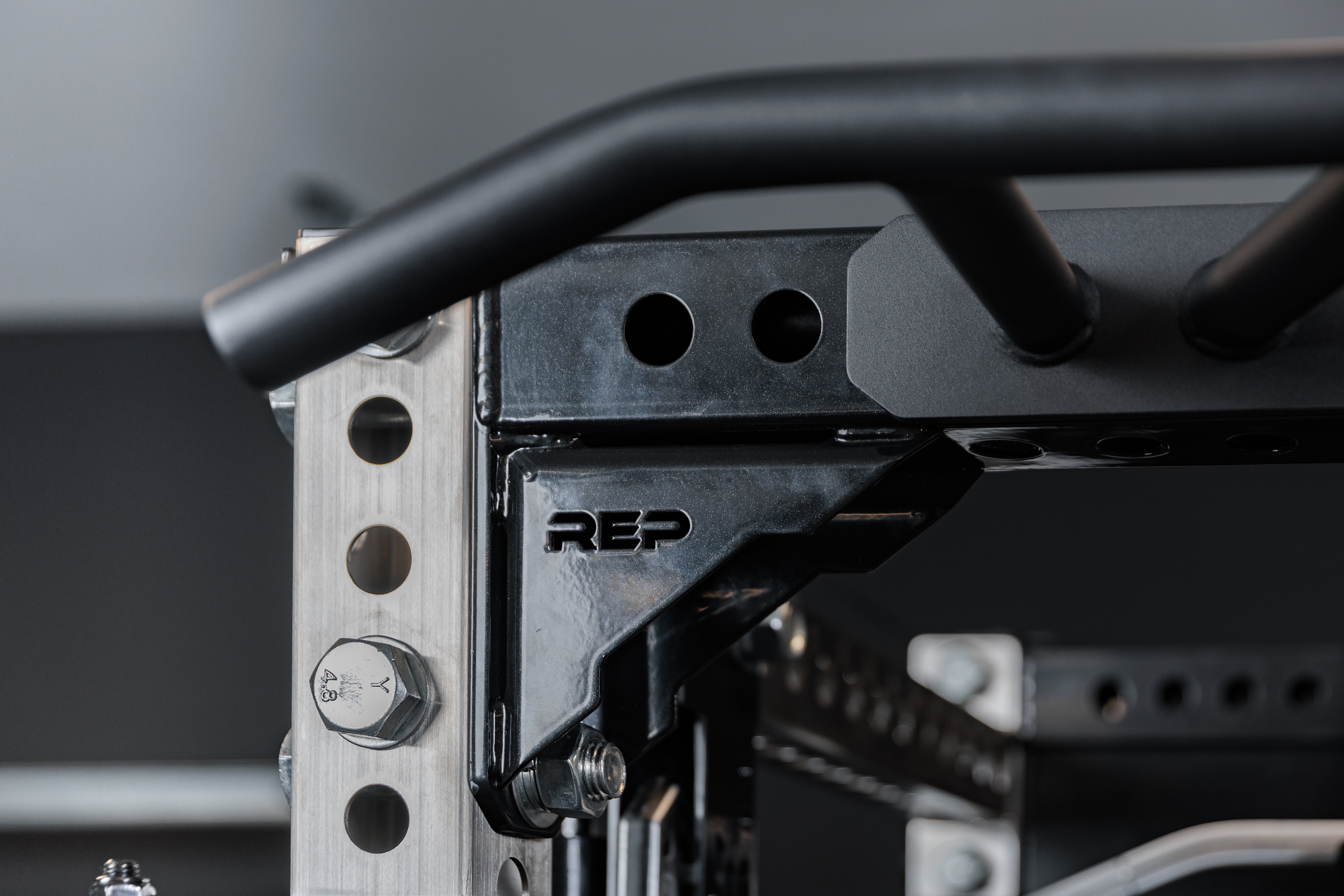 REP Fitness 5000 Crossmember Multi-Grip chinsstang
