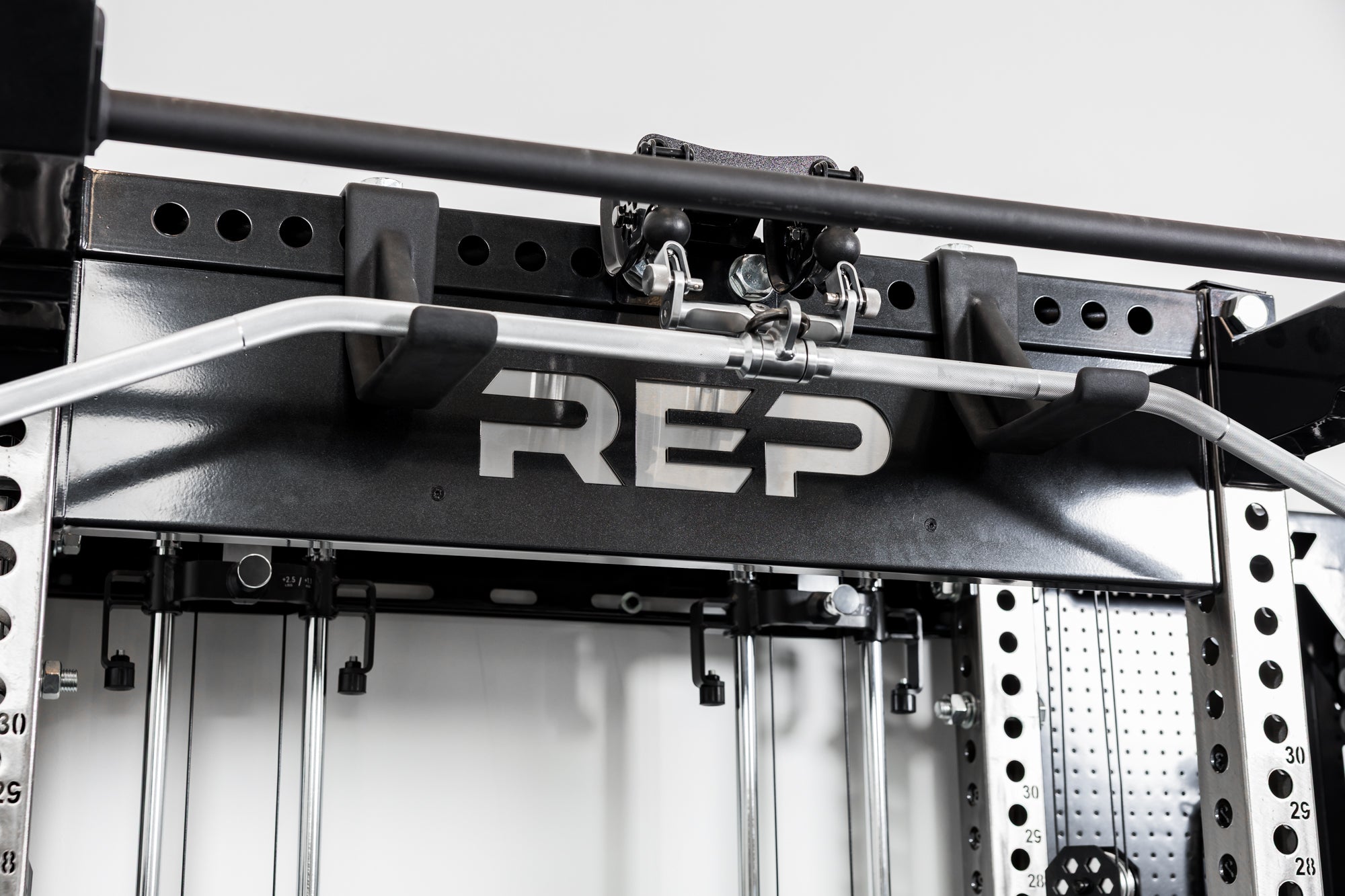 REP Fitness Logo Plate Crossmember 2.0 rackdel Standard