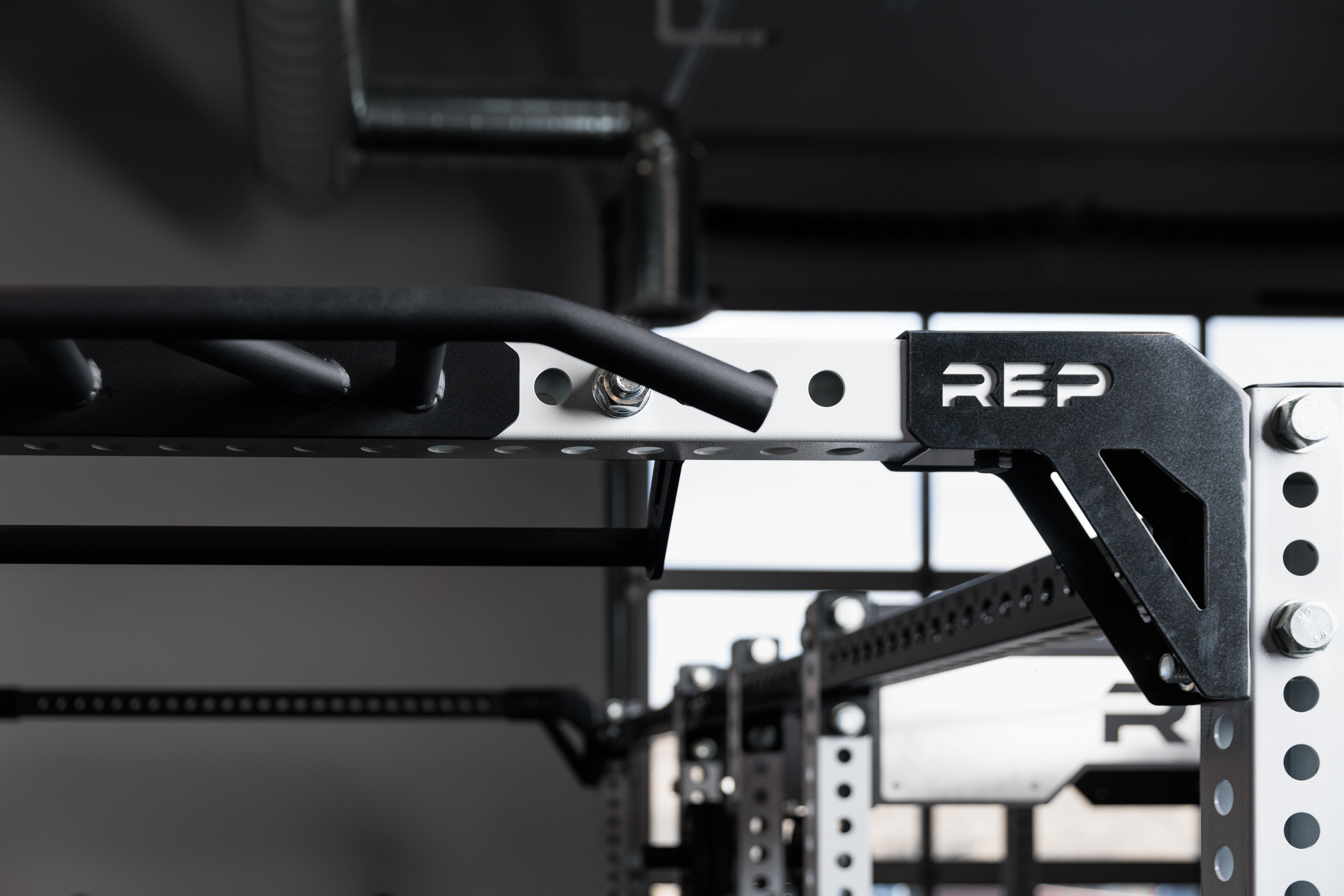 REP Fitness 5000 Crossmember Multi-Grip chinsstang
