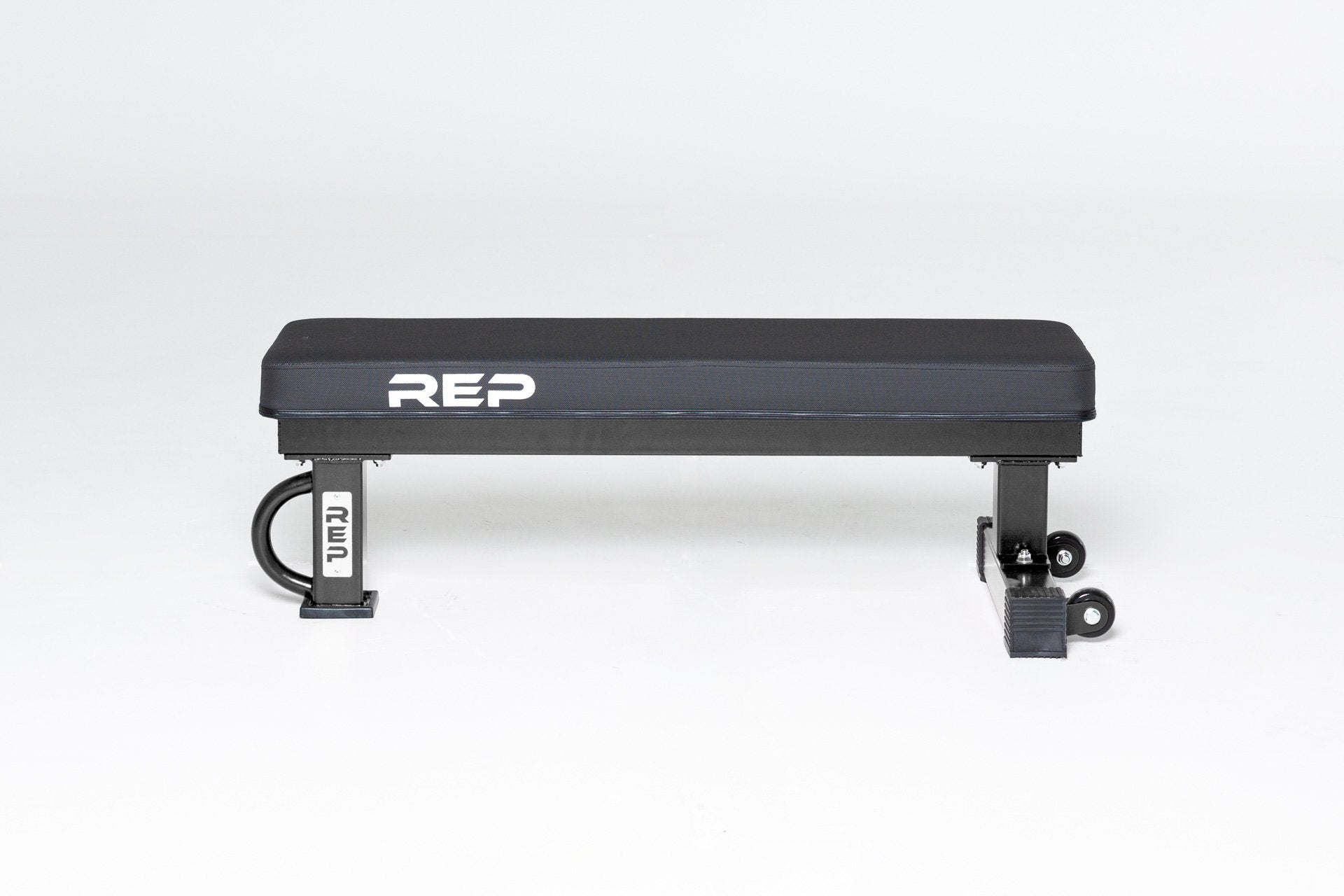REP Fitness FB-5000 flat treningsbenk svart smal