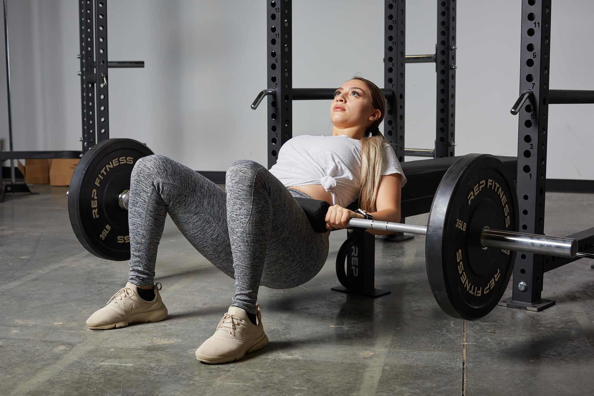 REP Fitness nakkepute til vektstang knebøy svart