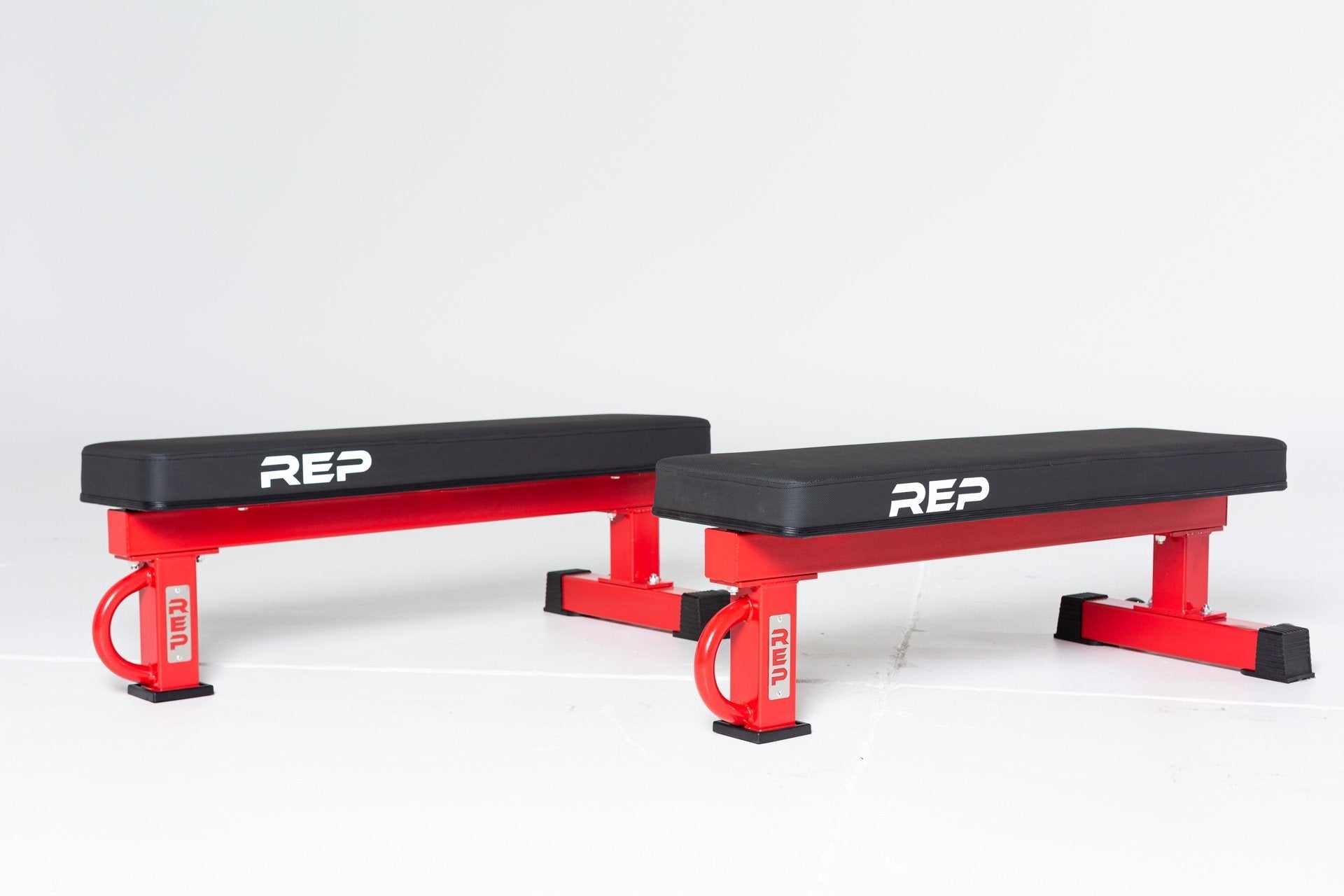 REP Fitness FB-5000 flat treningsbenk svart smal
