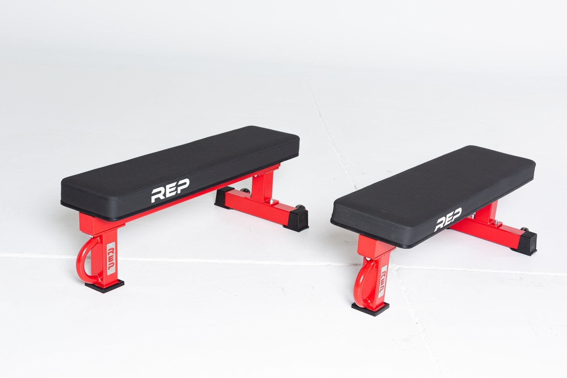 REP Fitness FB-5000 flat treningsbenk svart smal