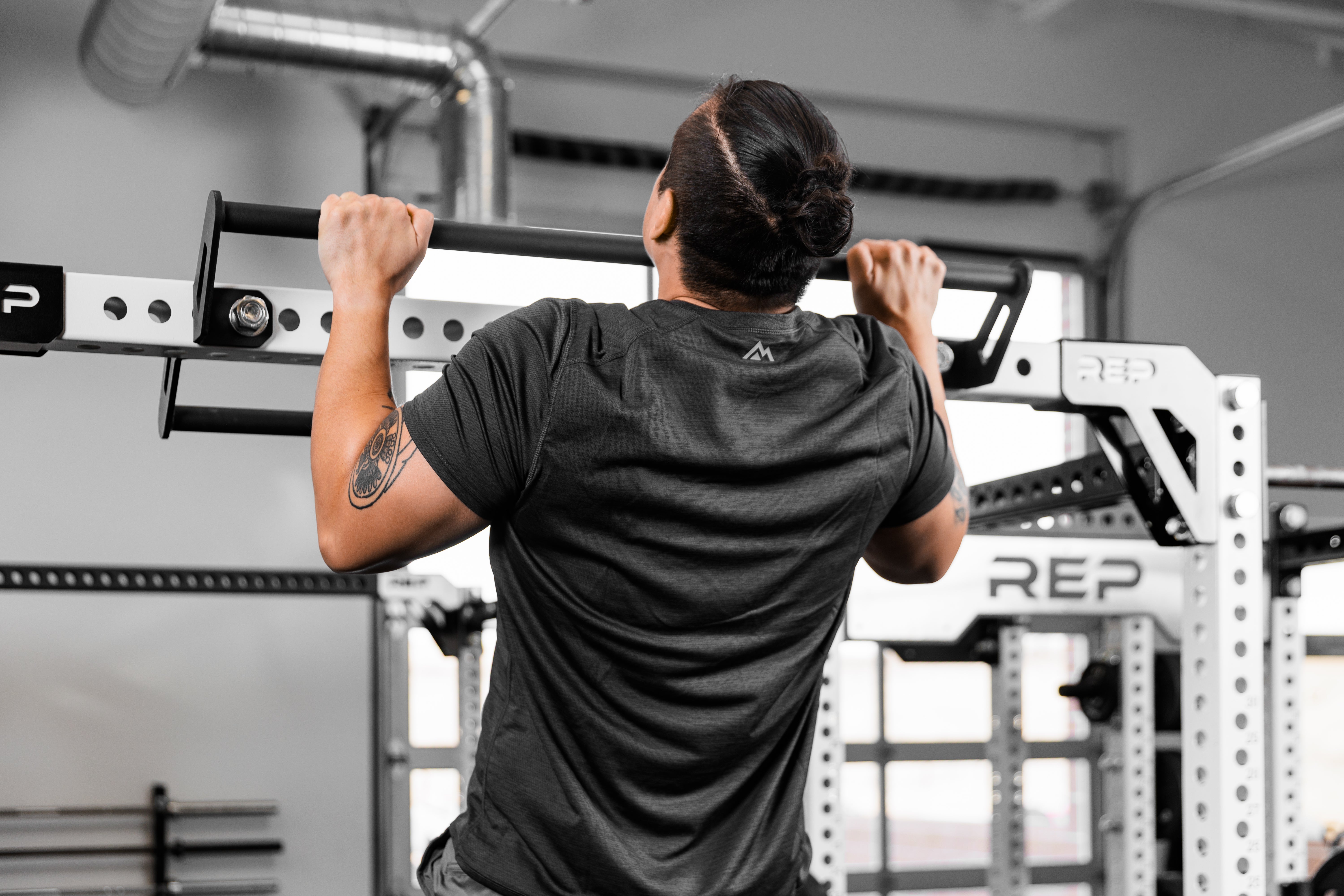 REP Fitness 5000 chinsstang tverrbjelke pull-up