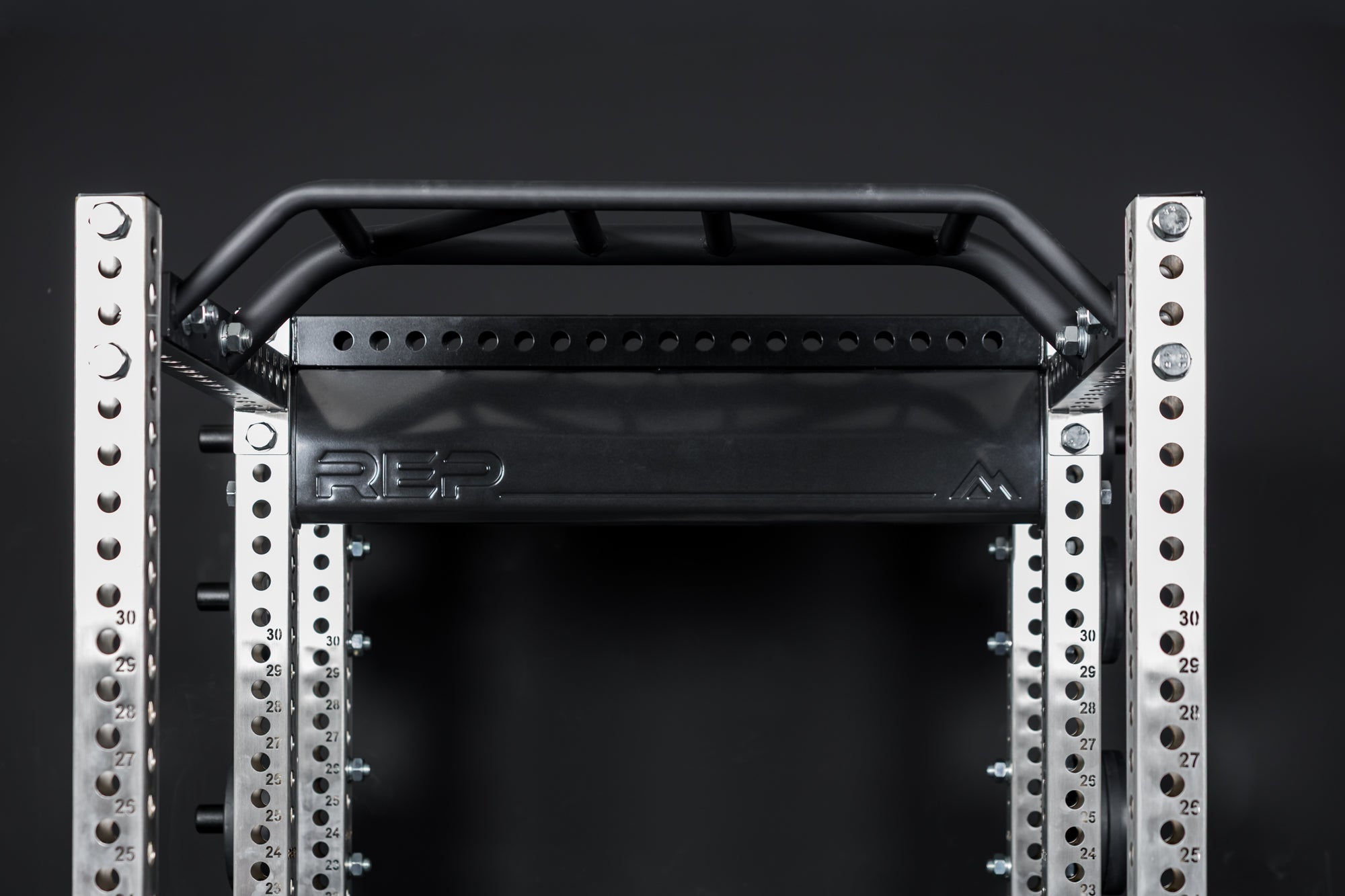 REP Fitness Logo Plate Crossmember 2.0 rackdel Standard