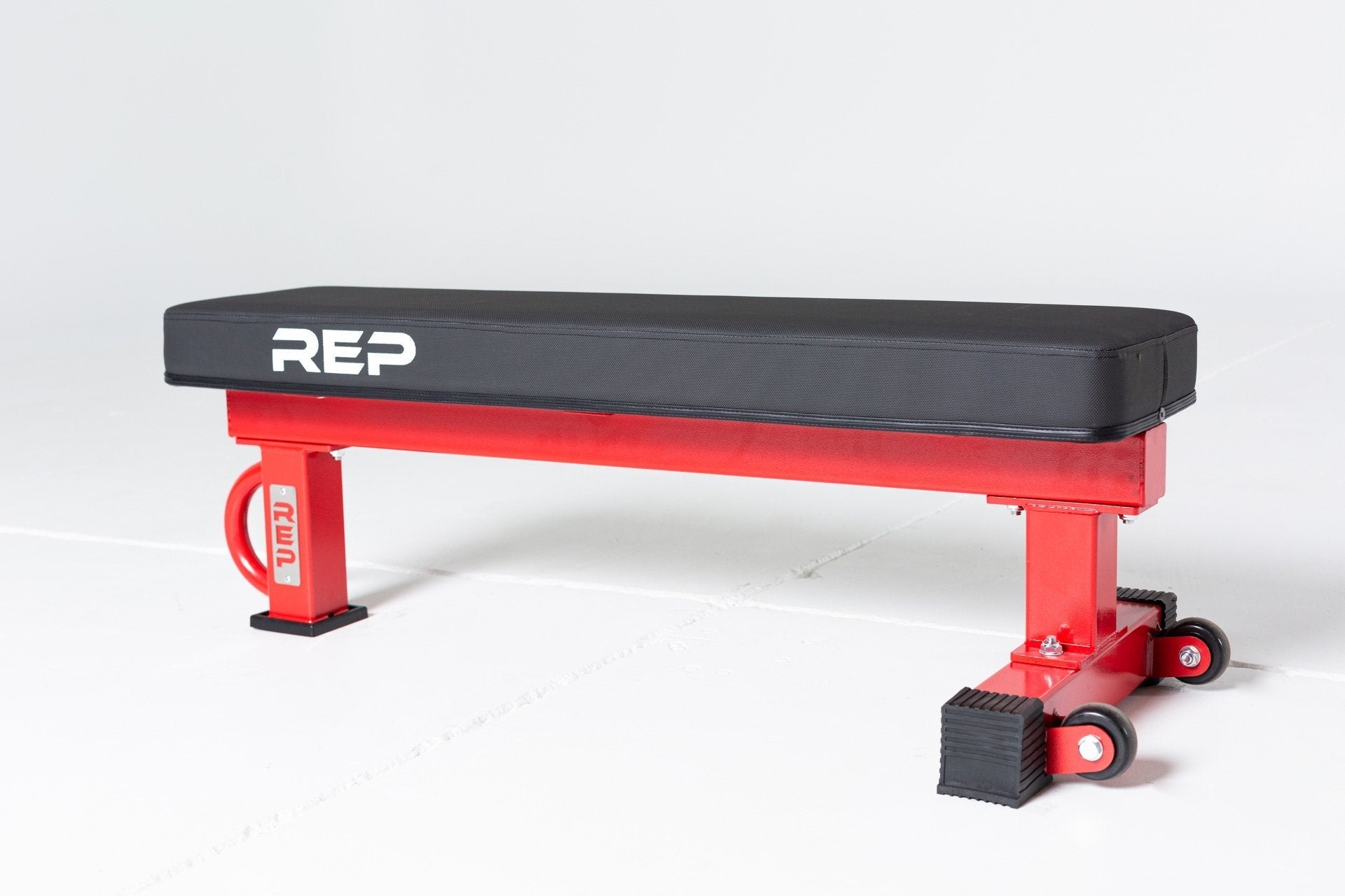REP Fitness FB-5000 flat treningsbenk svart smal