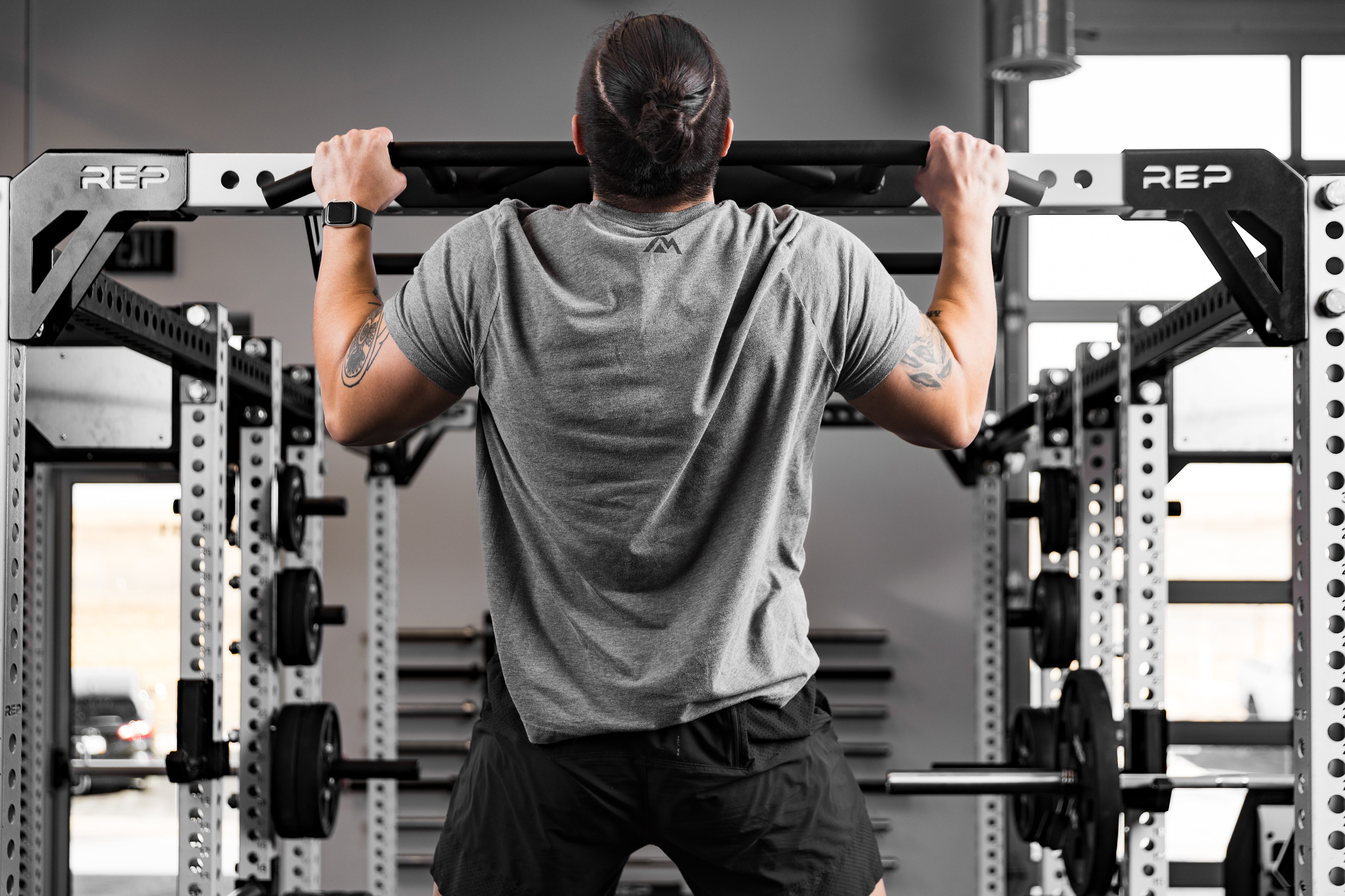 REP Fitness 5000 Crossmember Multi-Grip chinsstang