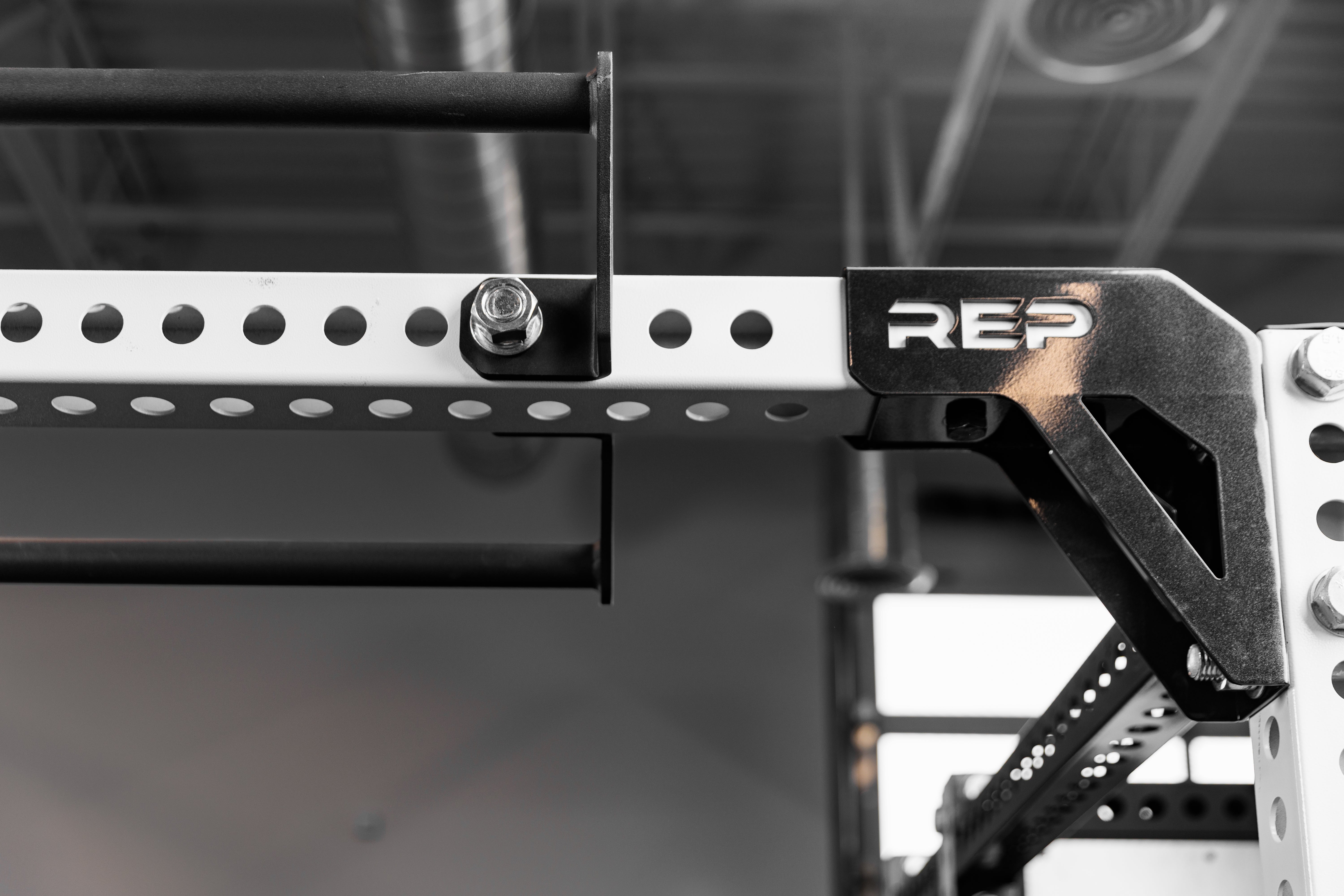 REP Fitness 5000 chinsstang tverrbjelke pull-up