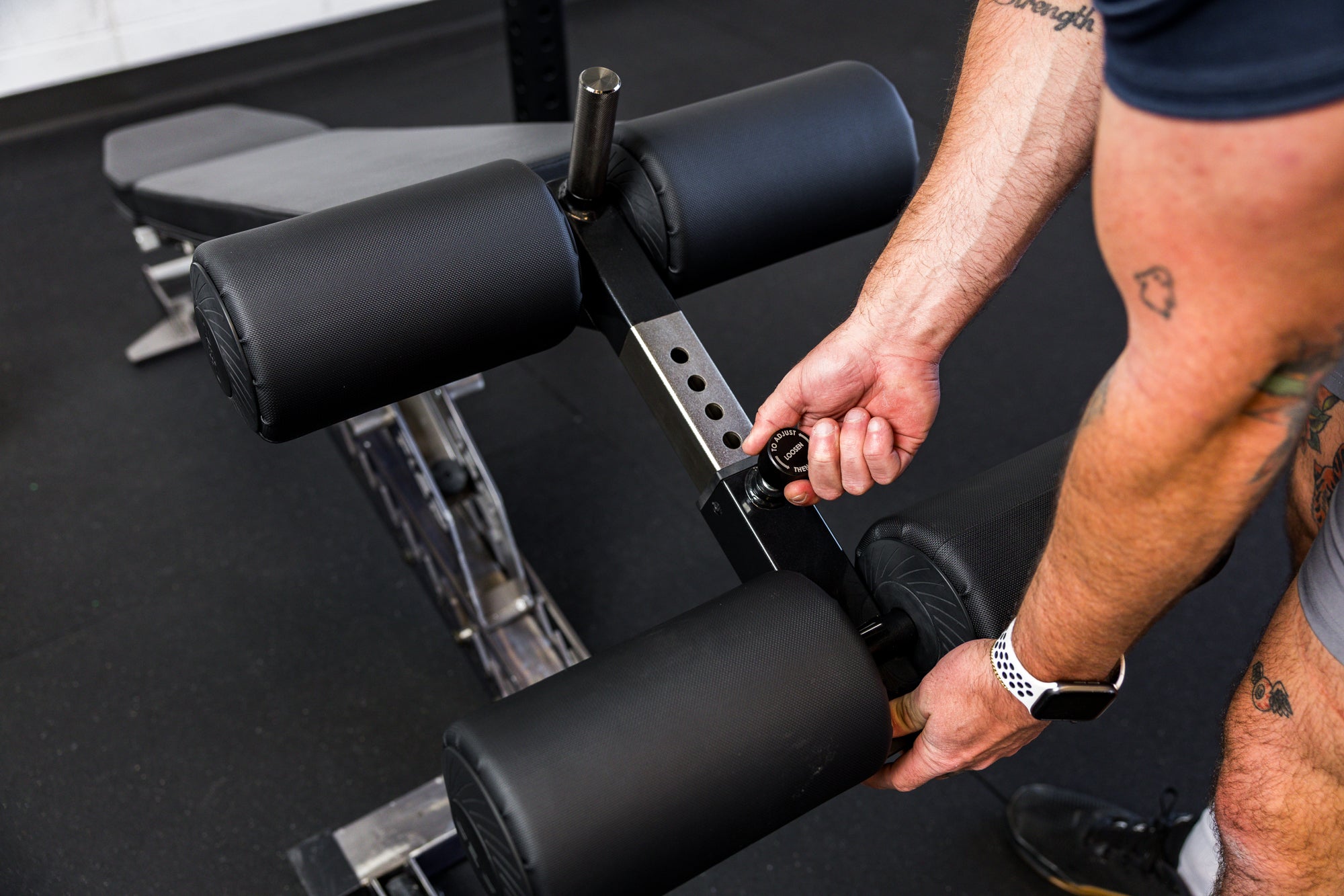 REP Fitness 2.0 benk beinrullefeste justerbar benk