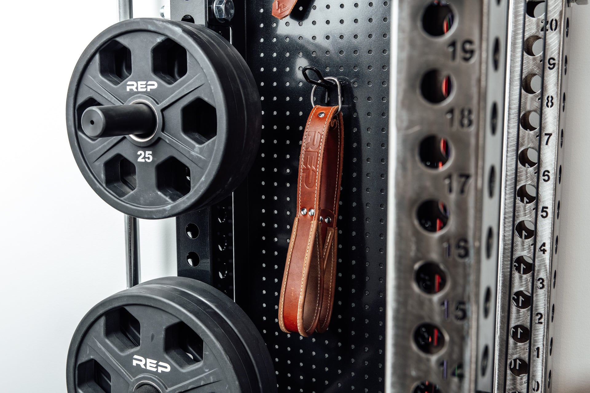 REP Fitness Peg Boards pegboard 80 tommer stål