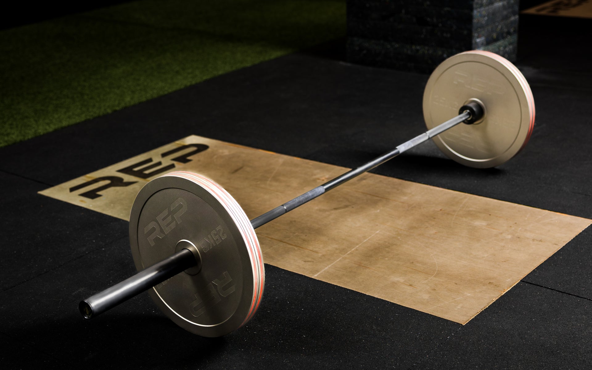 REP Fitness kalibrerte stålplater 25 kg par styrkeløft